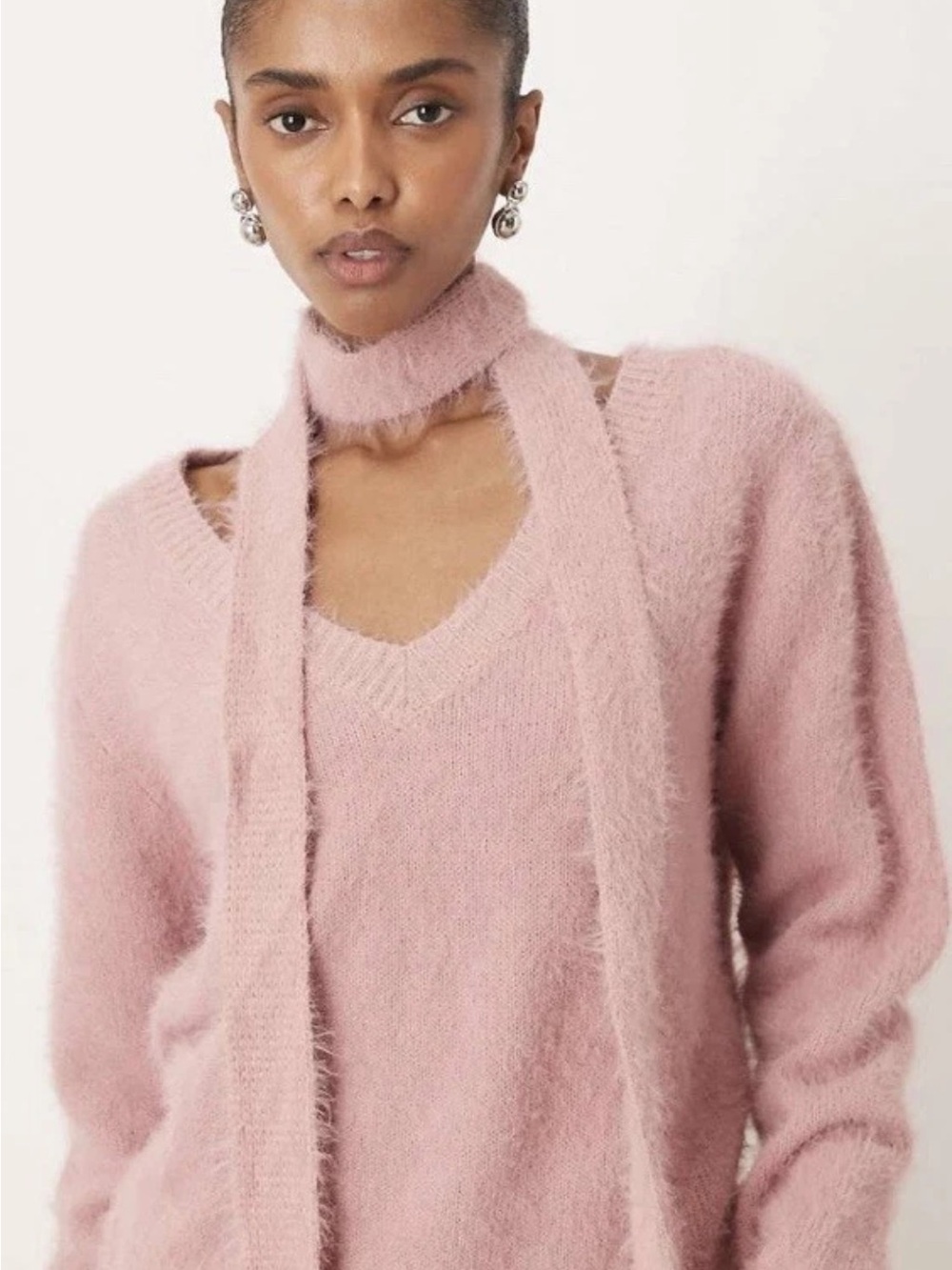 Motel Fuzzy V-Neck Scarf Sweater - Dusty Pink S